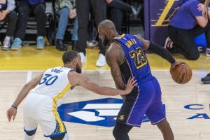 MKSPORT-势均力敌？ESPN预测明日湖勇大战胜率：勇士50.6% 湖人49.4%