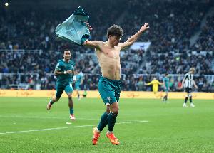 MK体育赛事-马卡谈皇马中场&amp;左后卫引援：红军麦卡利斯特和伯恩茅斯科尔克兹