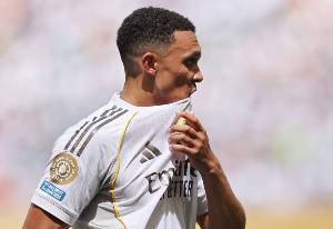 MK体育-刚来就成替补！TA：尽管皇马签下阿诺德，卡瓦哈尔将长期占据首发