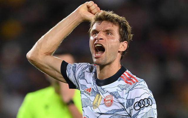 MKSPORT-32岁穆勒赢最佳生日礼，巴萨克星越老越妖